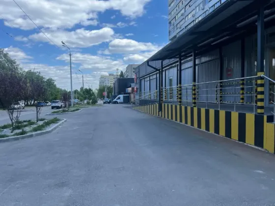 Аренда Большой магазин\помещение на бульваре Славы (соседи с Атб). Фото свежие, ремонт соответствует действительности. Днепр