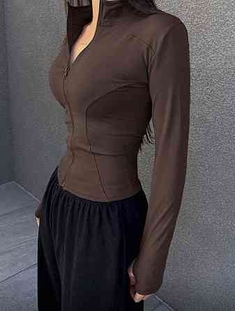 Стильный женский лонгслив с длинным рукавом на молнии пума. Шоколад, 46 Одесса