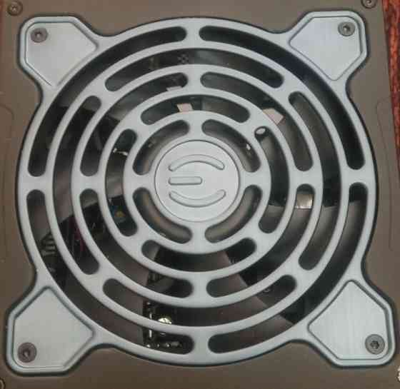 Блок живлення evga supernova p5 650w 80+ platinum. Харків