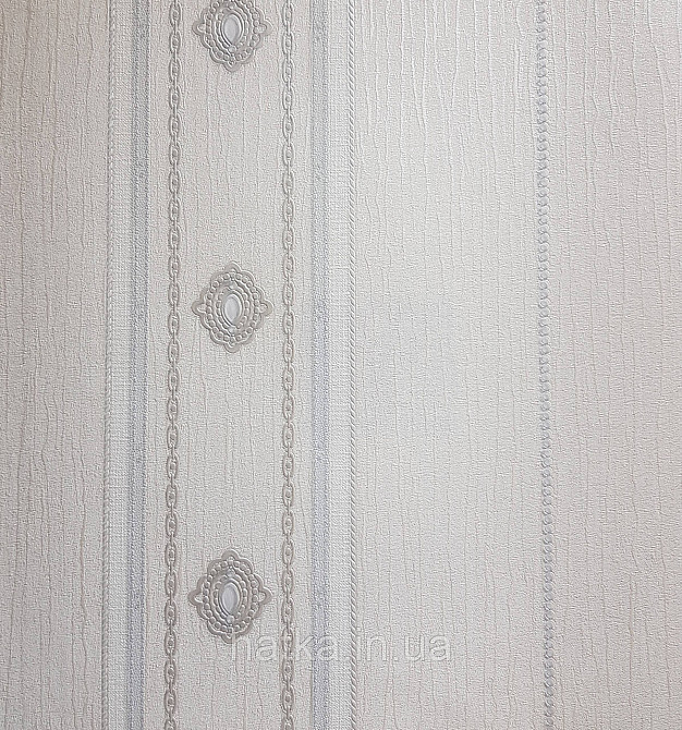 Шпалери вінілові на флізеліні AdaWall Seyyah 1.06х10 смуги широкі завитки розетки структурні білі срібло Київ - фото 1
