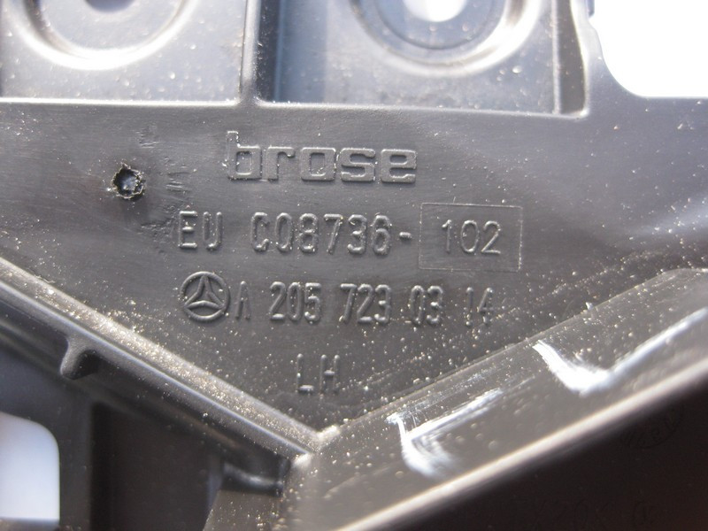 Mercedes-Benz  A2057230314 Кронштейн замка лівих дверей на щиті склопідйомника C-Class W205 Одесса - изображение 3