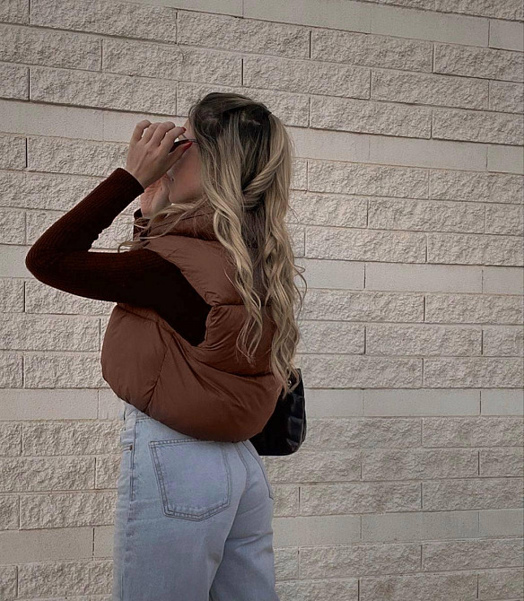 Жіноча трендова жилетка плащівка Канада + синтепон 200 Шоколад Одеса - фото 4