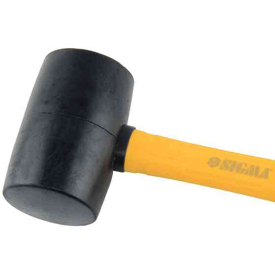 Киянка гумова чорна 680 г фібергласова ручка SIGMA (4317371) Київ