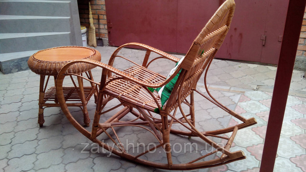 Плетеное кресло-качалка и кофейный столик из лозы Киев - изображение 2