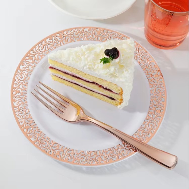 Набор тарелок пластиковых круглые 12 шт, десертные 19 см и обеденные 26 см,белые с розово-золотистым узором Каменец-Подольский - изображение 2