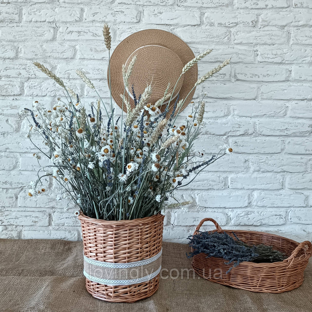 Интерьерный букет из сухоцветов в плетеной корзине h 60 cм 