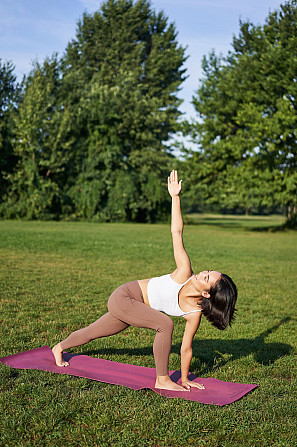 Килимок для йоги та фітнесу PowerPlay 4010 PVC Yoga Mat Рожевий (173x61x0.6) Каменское - изображение 8
