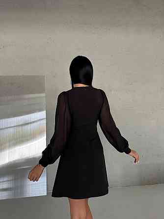 Жіноча елегантна сукня з асиметричним ефектним вирізом і шифоновими рукавами костюмка Чорний, 46 Одеса