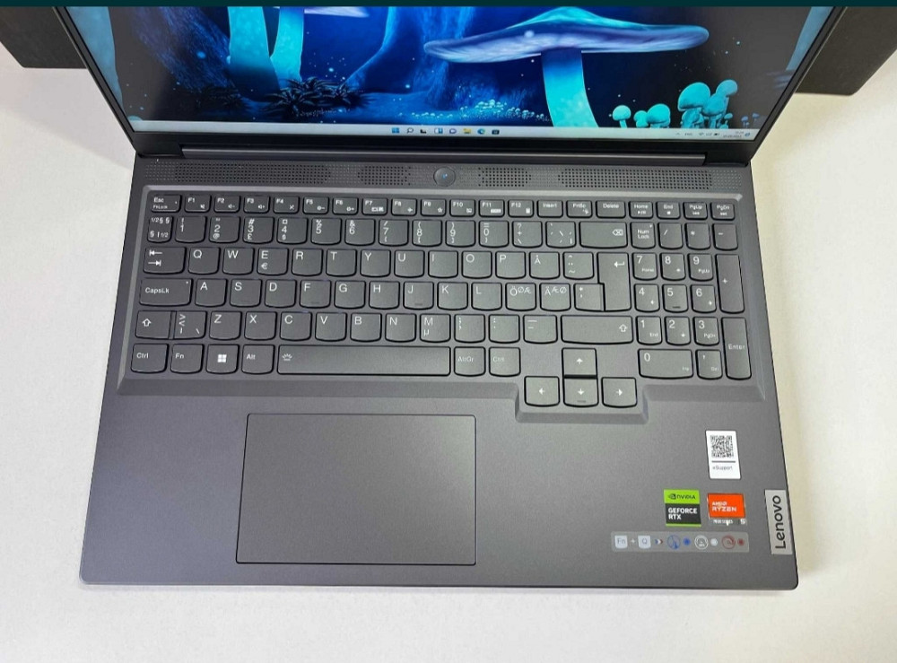 Новый Legion Slim 5 RTX 4060 8 Gb Ryzen 5 7640HS 16