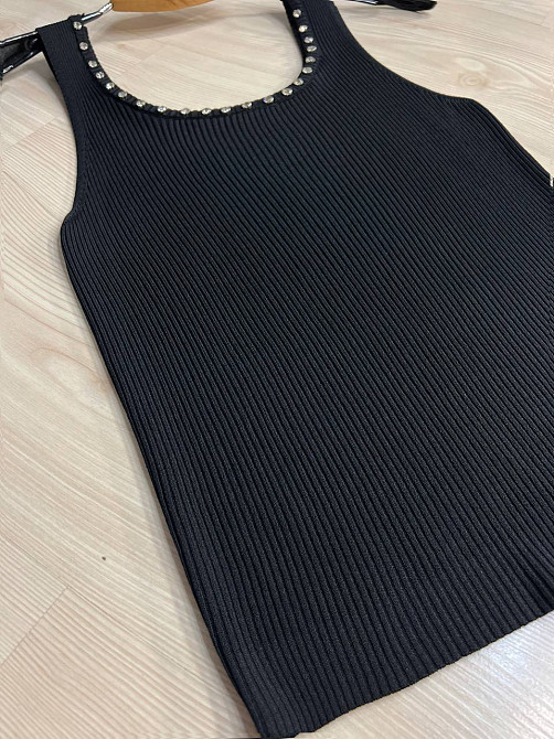 Майка женская A-N 3805 в рубчик с камнями на вырезе, черный, one size Киев - изображение 6