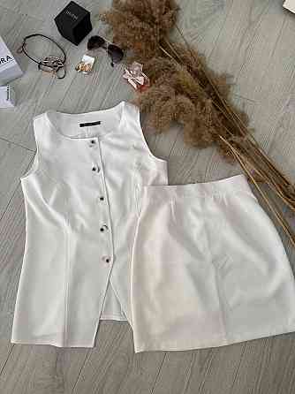 Женский базовый костюм двойка: удлиненный жилет и мини юбка из плотной костюмки Молочный, 50/52 Одесса