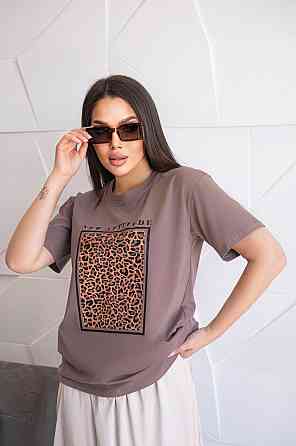 Женская футболка с леопардовым принтом 