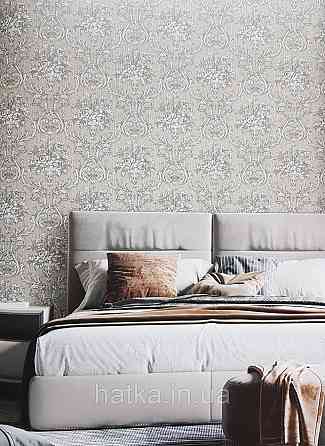 Шпалери вінілові на флізеліні AdaWall Seyyah 1.06х10 квіти в горщику вензеля структурні сріблясті на сірому Київ