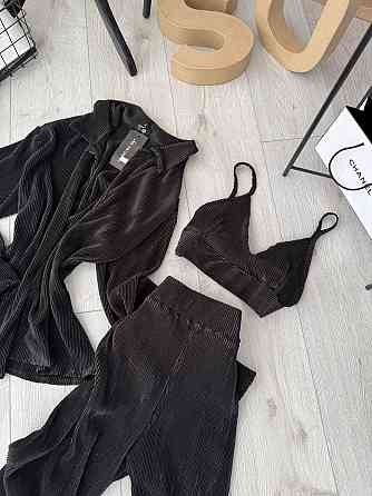 Женский легкий базовый костюм тройка: рубашка топ и штаны плиссе 42/46, Черный Одесса