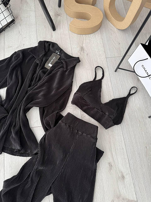 Женский легкий базовый костюм тройка: рубашка топ и штаны плиссе 42/46, Черный Одесса - изображение 5