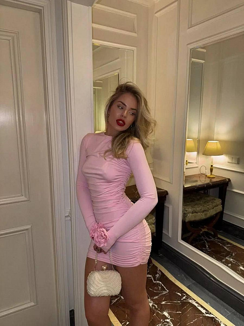 Женское облегающее праздничное мини платье с розами на рукавах микродайвинг Одесса - изображение 3