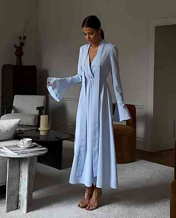 Женское романтичное приталенное платье костюмка Одесса