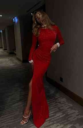 Женское элегантное праздничное макси платье с разрезом на ножке люрекс. Одесса