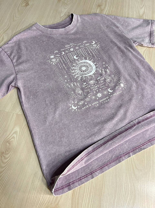 Футболка жіноча A-N 25062 оверсайз варена тай-дай з принтом місяць, бузковий, one size Київ - фото 14