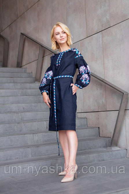 Жіноча вишита сукня темно-синя Кривой Рог - изображение 1