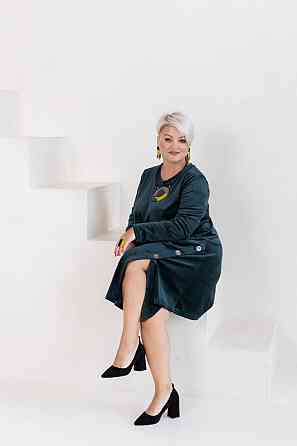 Жіноча стильна коротка сукня батал із королівського велюру Смарагдова, 60/64 Одеса