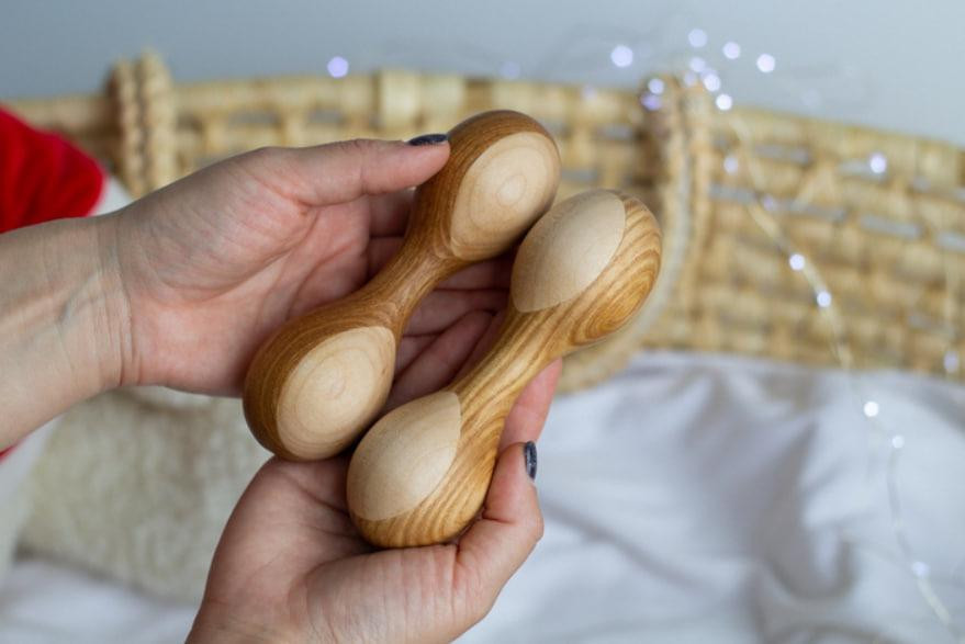 Дерев'яне дитяче брязкальце «Гантелька» – 1 шт. Київ - фото 2