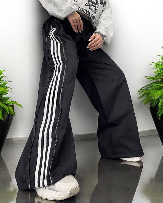 Жіночі стильні плащові штани з лампасами та блискавкою плащівка канада Одеса - фото 3