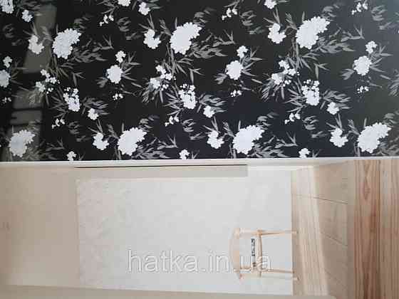 Шпалери флізелінові Khroma LAV401 LA VIE EN ROSE чорні гілки сірі квіти білі Київ