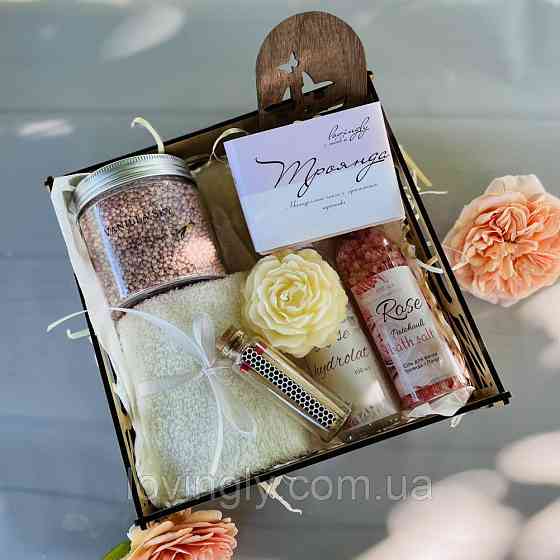 Подарочный набор для женщин с ароматом розы: косметика ручной работы, свеча, соль, гидролат. Ирпень