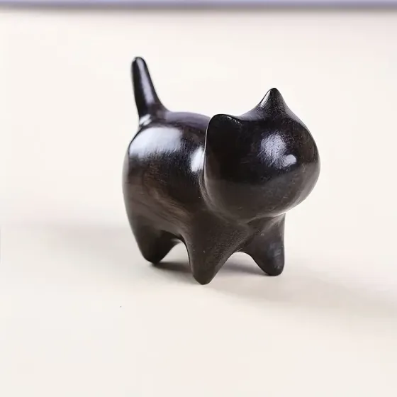Фигурка чёрного кота из сандалового дерева — деревянный сувенир, талисман, декор Киев