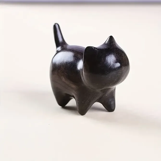 Фигурка чёрного кота из сандалового дерева — деревянный сувенир, талисман, декор Киев - изображение 1