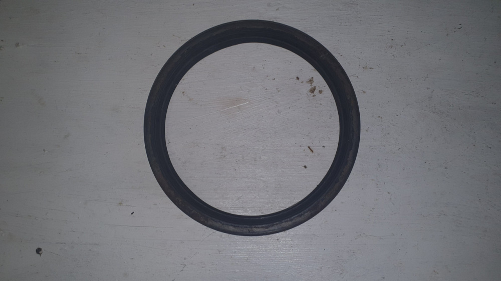 Сальник передней ступицы КамАЗ. 128х154х14 мм. СССР. Харьков - изображение 1