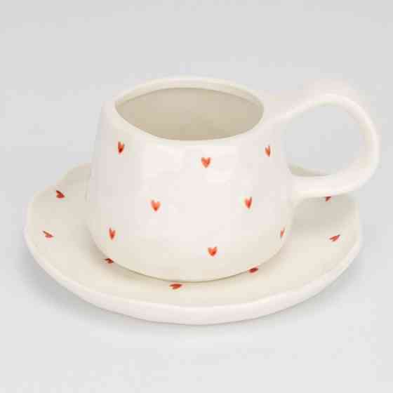 Кружка с блюдцем в нежном дизайне "Маленькие сердечки" 300 мл Винница