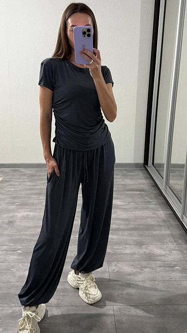 Жіночий прогулянковий оверсайз костюм двійка: футболка і штани віскоза Одеса - фото 3