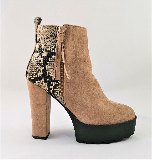 Жіночі Черевики Бежеві на Підборах і Платформі Замшеві Ботильйони Модельні (розміри: 38,39) - 24 Дніпро - фото 2