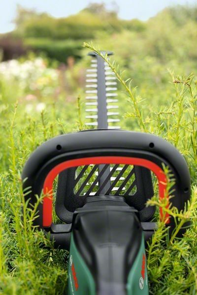 Электрический кусторез Bosch UniversalHedgeCut 60 : 480 Вт, шина 600 мм (06008C0703) Киев - изображение 2