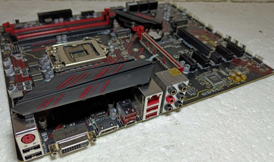 Материнська Плата: MSI MPG Z390 Gaming Plus - LGA1151 v2 Київ - фото 1