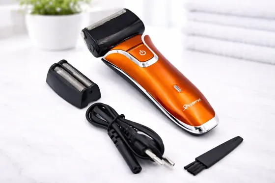 Электрическая аккумуляторная мужская электробритва GM 7725 для бороды с дополнительным лезвием Коломия