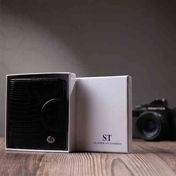 Кошелек для женщин среднего размера из натуральной лакированной кожи ST Leather 22686 Черный Киев