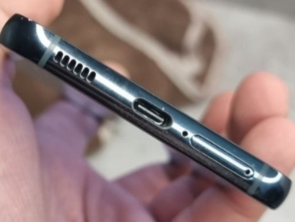 Смартфон Samsung S22 5G 8/256Gb. 6.3