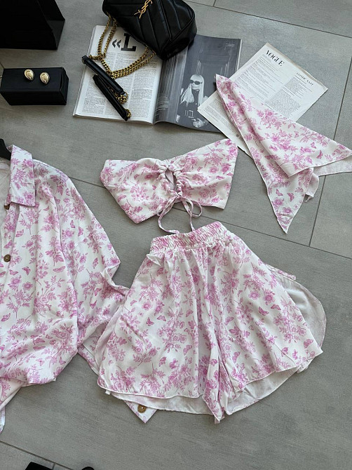 Жіночий літній принтований костюм четвірка: хустка, кроп-топ, сорочка та шорти штапель/софт Рожевий Одеса - фото 5