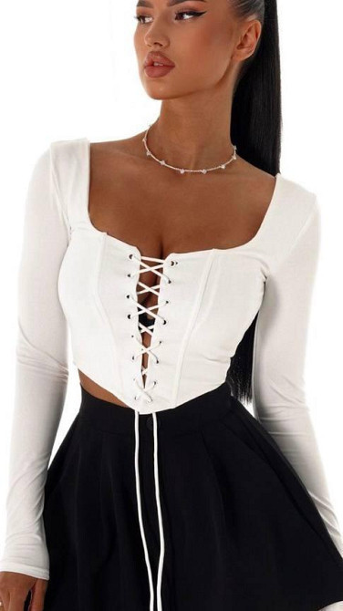 Стильний жіночий топ зі шнурівкою на декольте OSплотний мікродайвінг Білий, 42/44 Одеса - фото 3