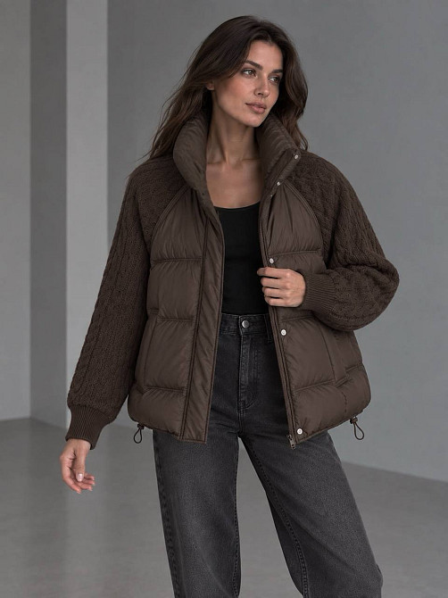 Куртка жіноча YZY 30790 пуховик oversize з в’язаними рукавами демісезонна one size, коричневий, one size Київ - фото 9