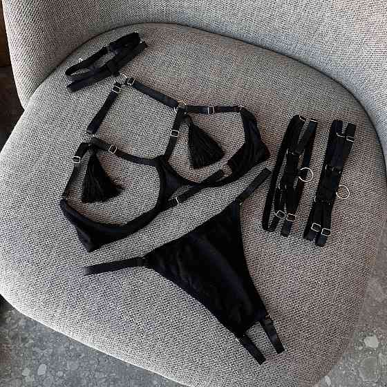 Еротичний комплект з відкритим доступом пестісами гартерами і чокером S/M/L Чорний Вінниця