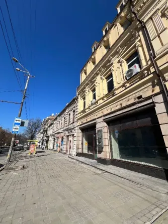 Оренда комерційного приміщення в центрі Дніпра, червона лінія, прохідне місце Дніпро