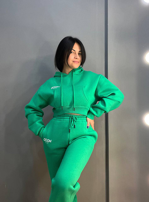 Костюм женский Quzen 493-497 укороченное худи с капюшоном MOOD брюки резинка утепленный зеленый, зеленый, M Киев - изображение 2