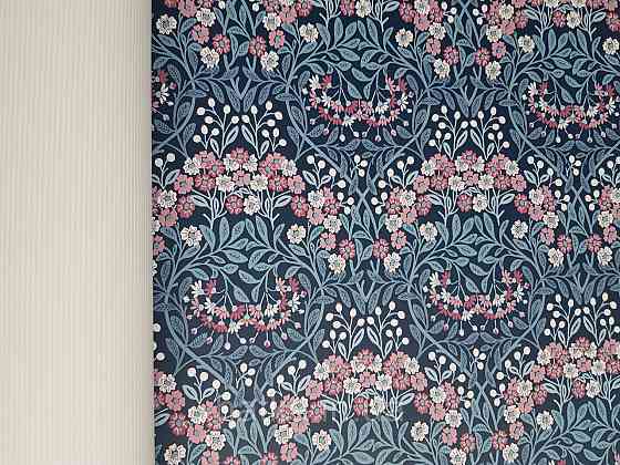 Шпалери флізелінові еко Rasch Sophia 0.53х10 рослинний принт квіти листя маленькі польові бордові на синьому Київ