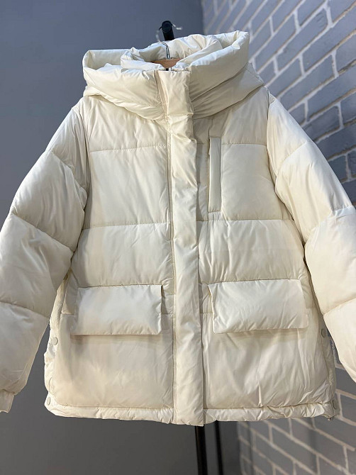 Куртка жіноча Lady Yep 9013 пуффер подовжена накладені кишені з капюшоном молочна, молочний, 44 Київ - фото 15