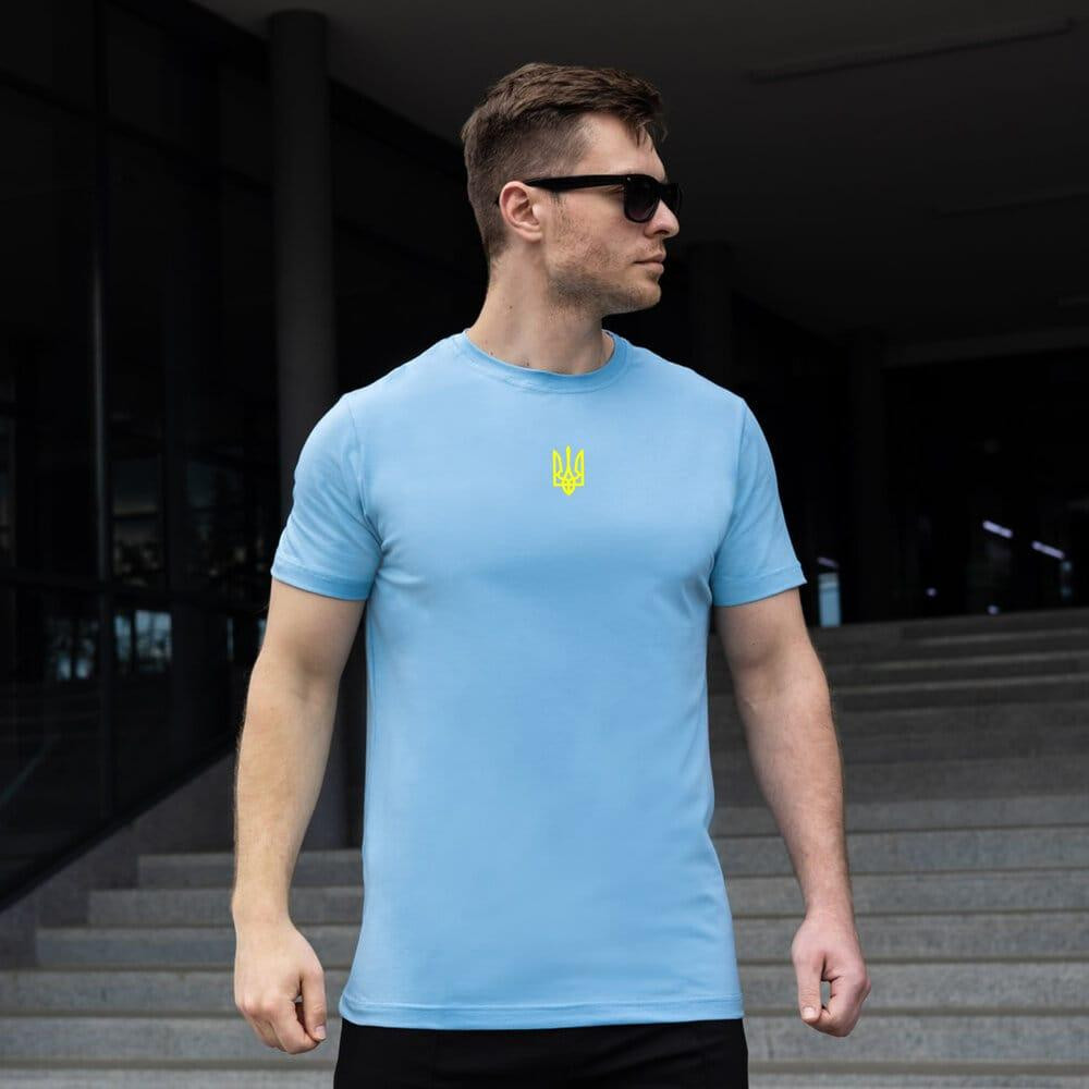 Футболка мужская однотонная голубая Pobedov Peremoga - Наклейка Герб 4см жовта Киев - изображение 1
