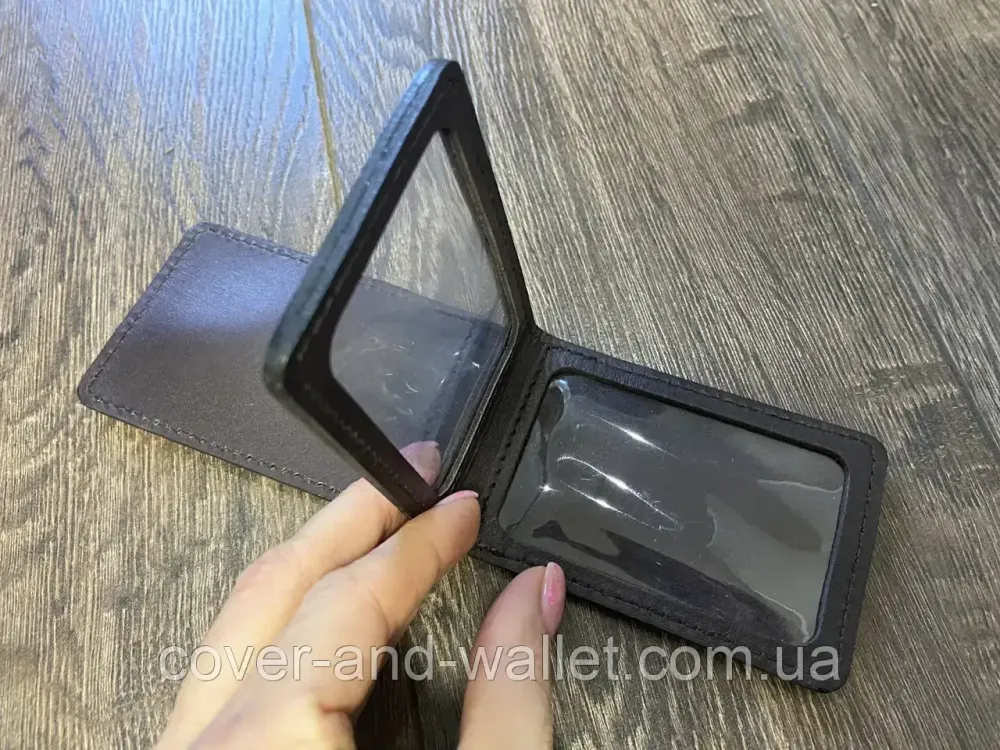 Шкіряна обкладинка для ID-паспорта та авто документів з гербом України на три відділення P-Leather Київ - фото 5